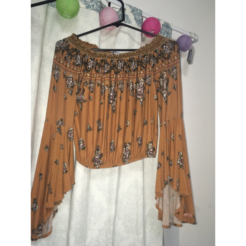 strapless shirt